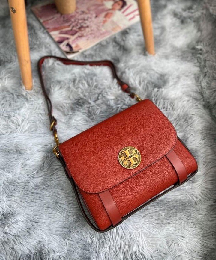 TORY BURCH ALASTAIR RED PEBBLED BAG, Women's Fashion, Bags & Wallets,  Cross-body Bags on Carousell