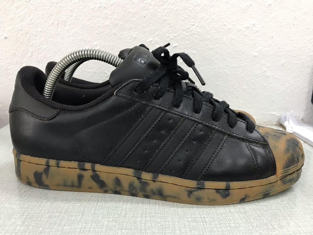Adidas Superstar black Men s Fashion Footwear Sneakers on Carousell