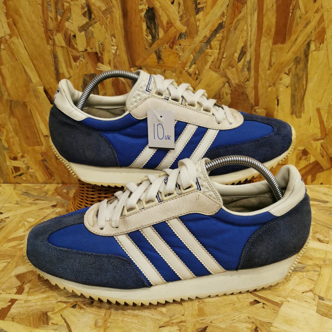 Adidas shoes 1999 vintage store