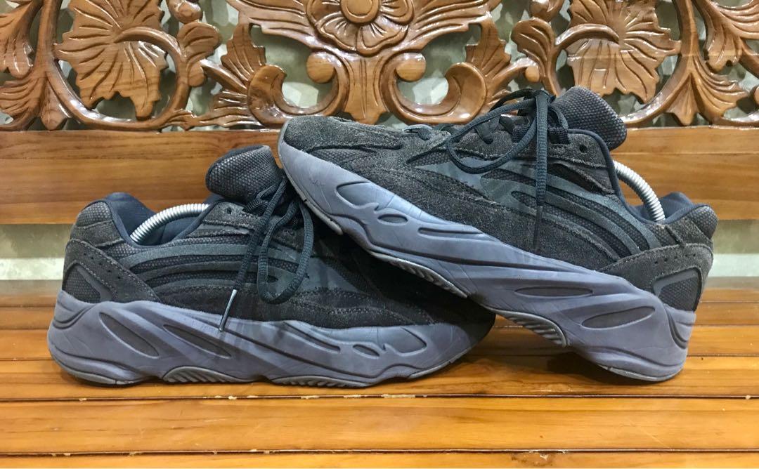 Yeezy 700 vanta price top