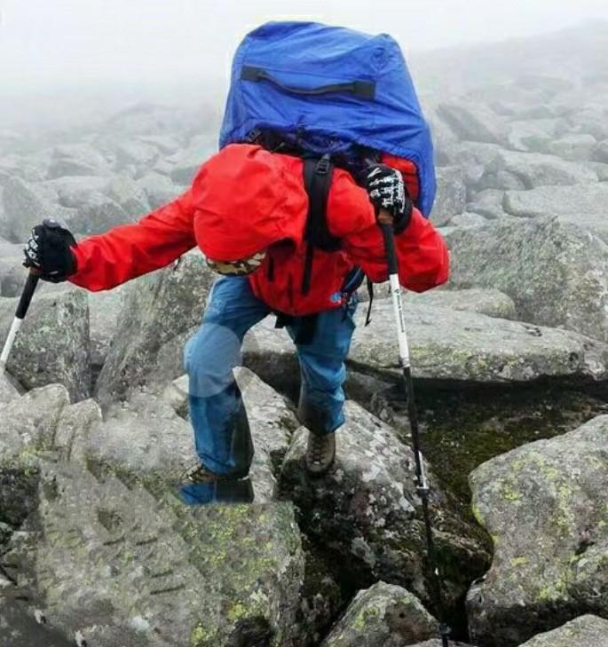 ARC'TERYX ALPHA SV JACKET MEN'S (Made in Canada), 男裝, 外套及戶外 