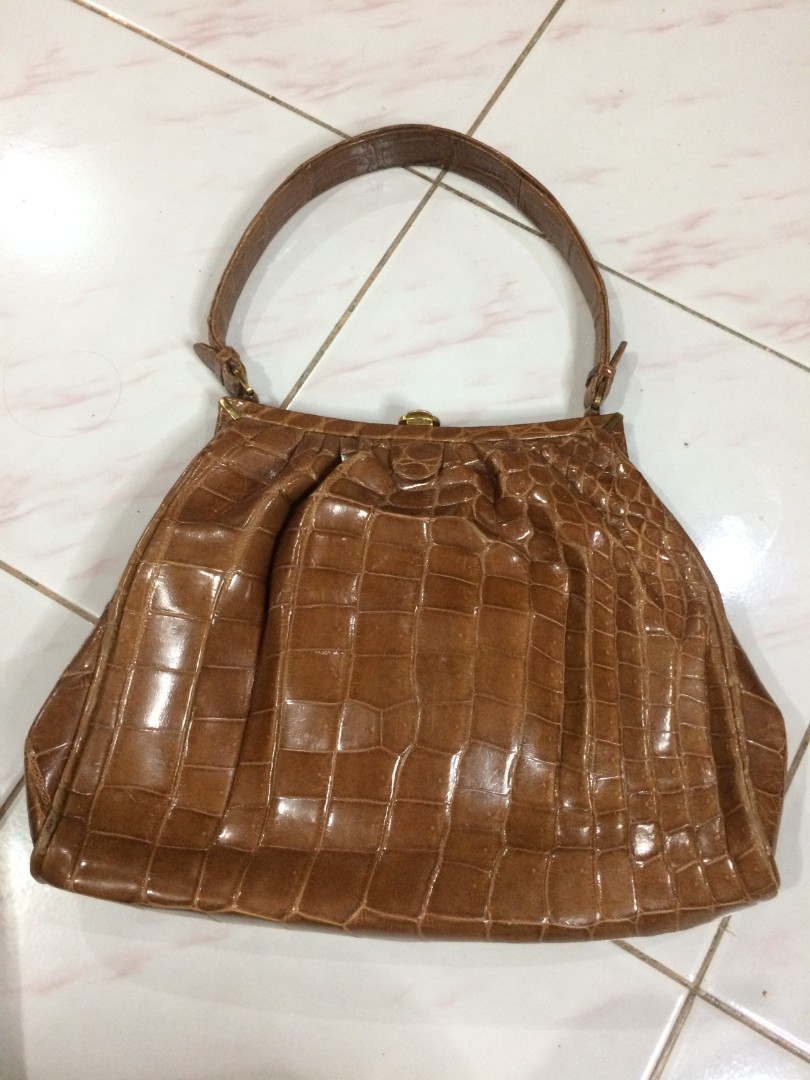 Authentic Animal Skin Shoulder Bag, Women's Fashion, Bags & Wallets, Shoulder Bags on Carousell Authentic Animal Skin Shoulder Bag, Women's Fashion, Bags & Wallets, Shoulder Bags on Carousell