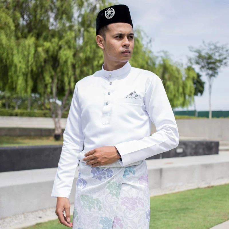 Baju melayu nikah putih, Men's Fashion, Tops & Sets, Formal Shirts on