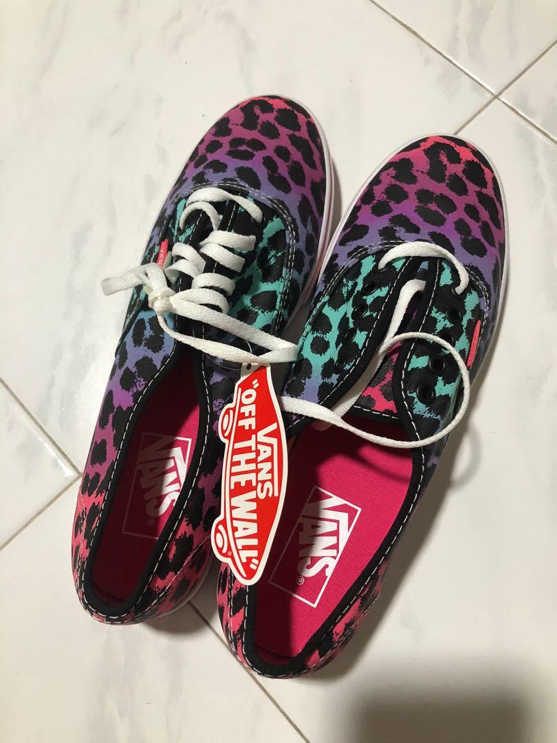 Vans authentic unisex deals sneakers in leopard print