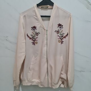 (Kategori: ) berada di . Dikirim oleh selectcloset (ID iklan 1063602196, Gambar 1). Deskripsi: .