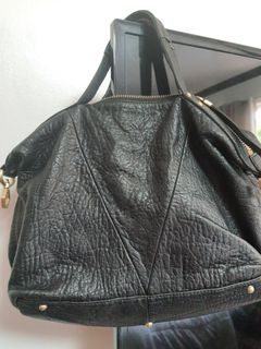 (Category: ) located in . Submitted by bag_collections (Listing ID 1063644257, Image 1). Description: .