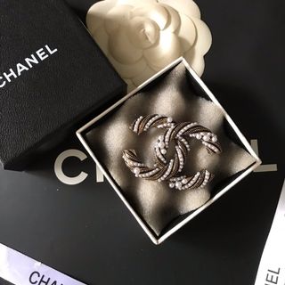 Vintage chanel brooch for sale store