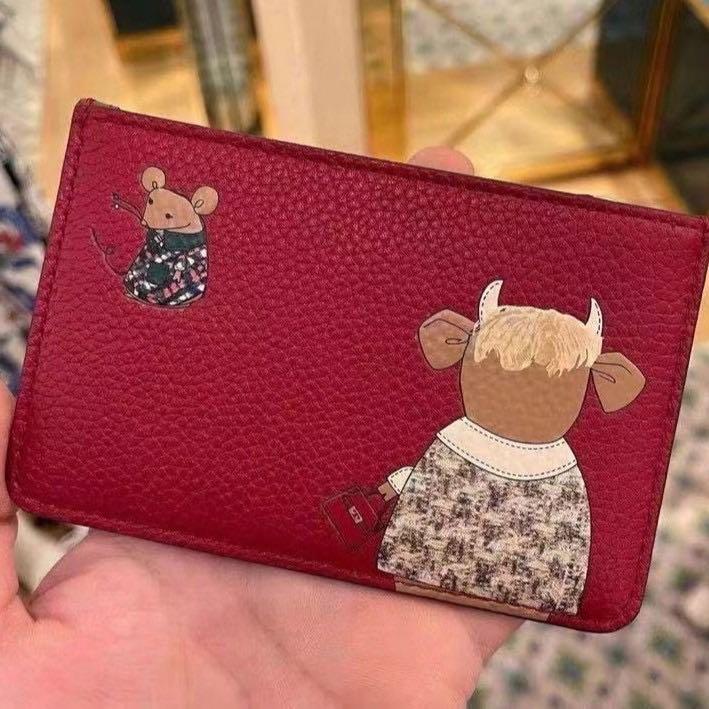 2021 Tory Burch Cow Wallet w Cardholder, Women's Fashion, Bags & Wallets,  Wallets & Card Holders on Carousell