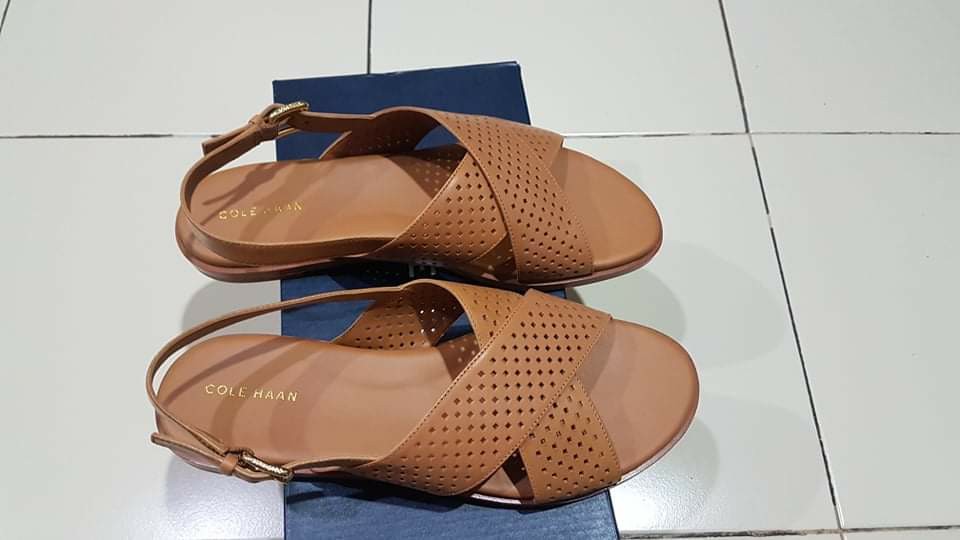 Fernanda grand best sale flat sandal