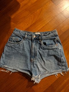 (Category: ) located in . Submitted by dumbrella (Listing ID 1063692062, Image 1). Description: .