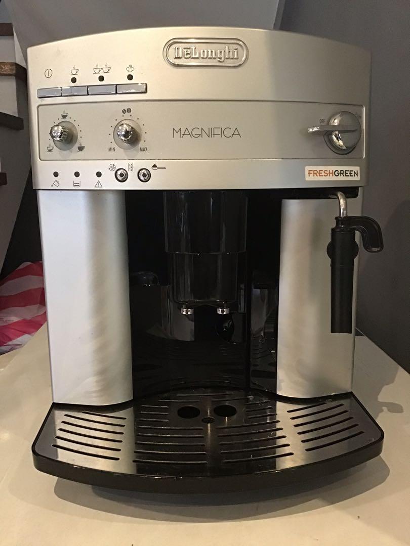 DeLonghi Magnifica Coffee Maker, TV & Home Appliances, Kitchen