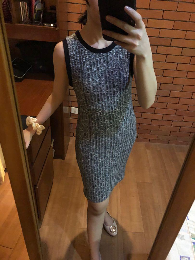 F21 bodycon dress (Category: Dresses) located in Quezon City. Submitted by lineuph (Listing ID 1063731895, Image 1). Description: Size small Very good condition. 10/10 Rfs: decluttering .