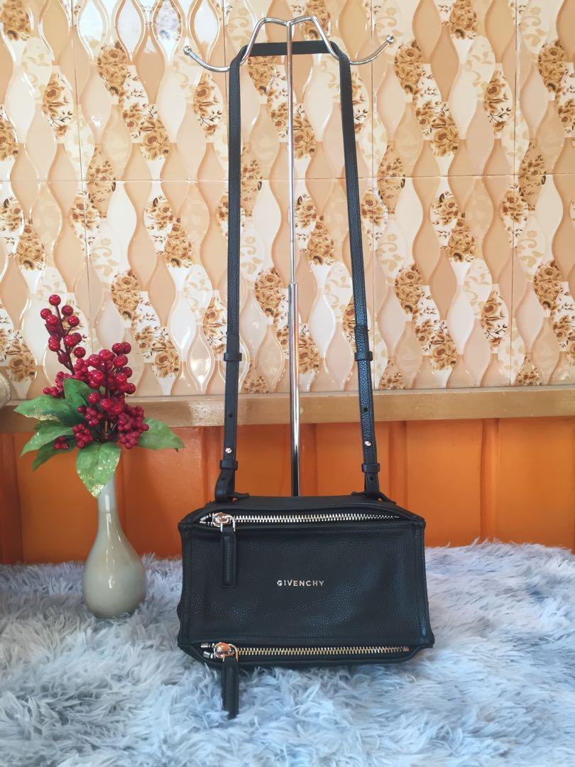 Pandora sling 2025 bag