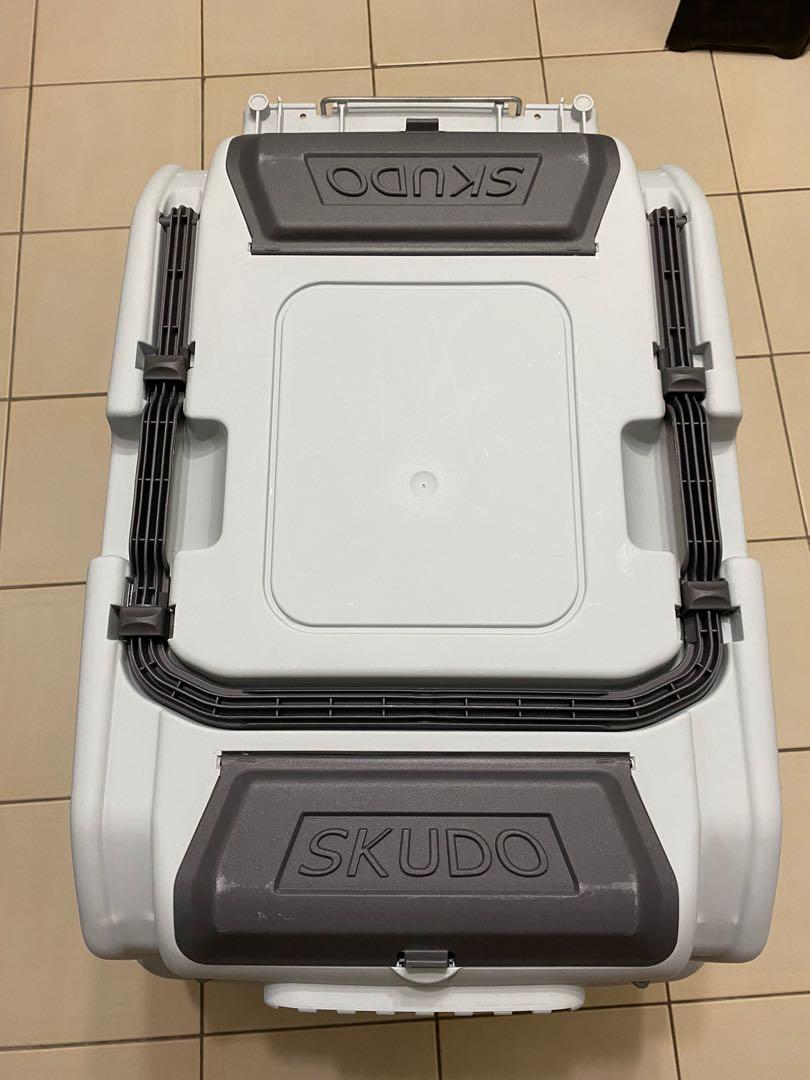 Large Pet Crate (Skudo 5, complies with IATA requirements), Pet