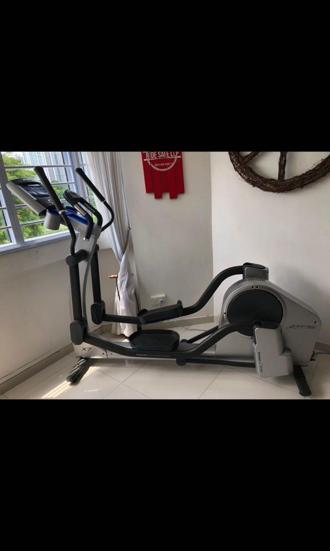 Life Fitness X7 Elliptical Cross trainer Sports Equipment