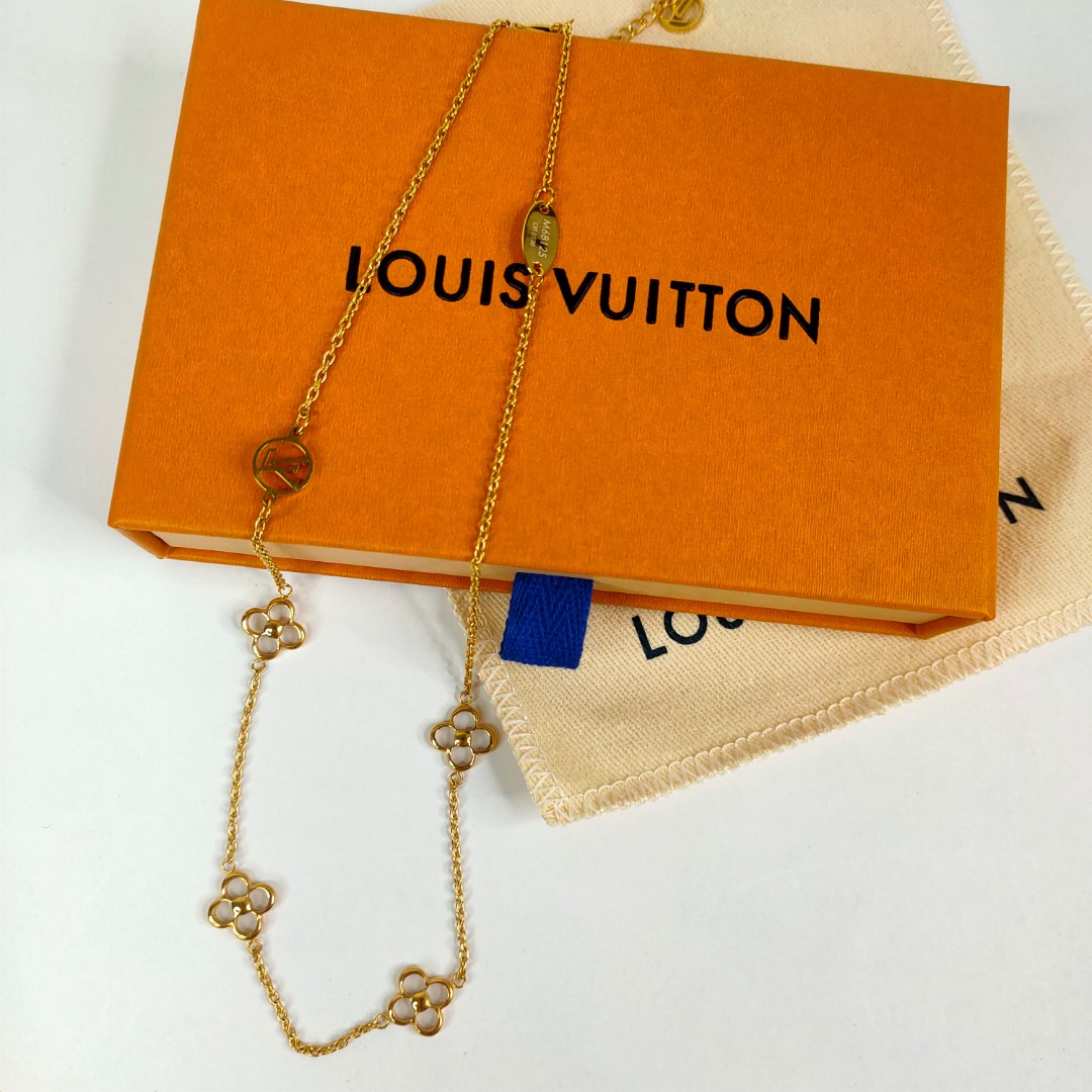 Louis Vuitton Pendant Chain Whistle Necklace, Women's Fashion, Jewelry &  Organisers, Necklaces on Carousell