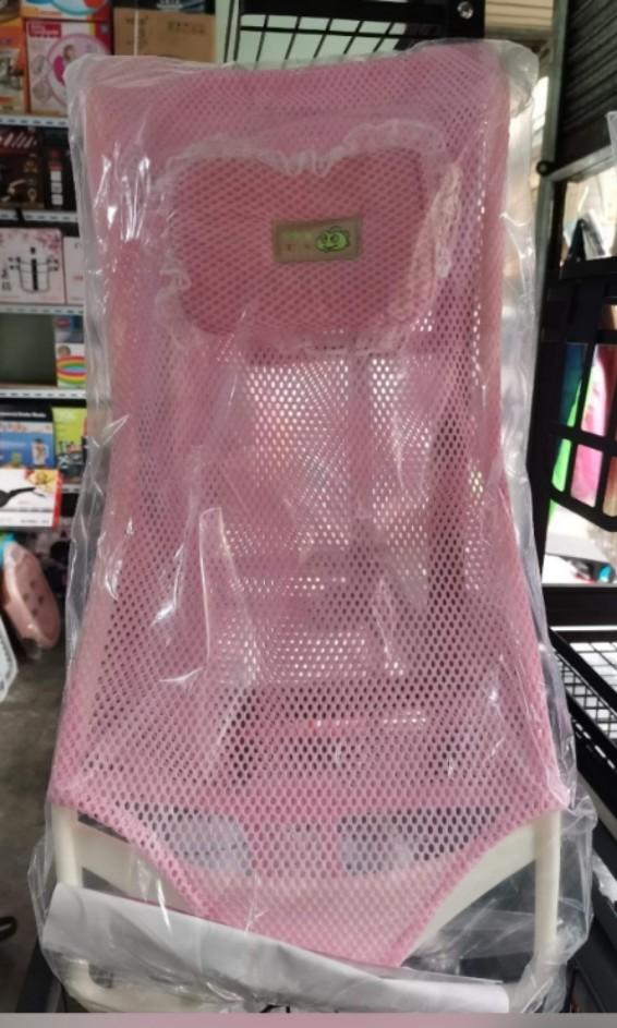 Mesh Baby Bathtub Net (Category: Bathtub & Bath Accessories) located in Manila. Submitted by acinad_ (Listing ID 1063690293, Image 1). Description: Mesh Baby Bathtub Net Available colors: - Pink - Blue For shipping: - Grab Delivery - LalaMove - Angkas Message for inquiries!.