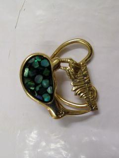New Zealand kiwi gold pin (Made in New Zealand)