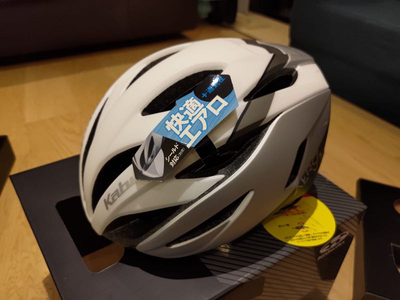 OGK Kabuto Aero V1 單車頭盔白色全新連盒, 運動產品, 單車及配件 