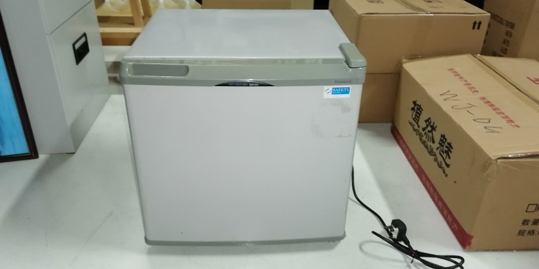 Panasonic Mini Bar Fridge NRAE51SH, TV & Home Appliances, Kitchen