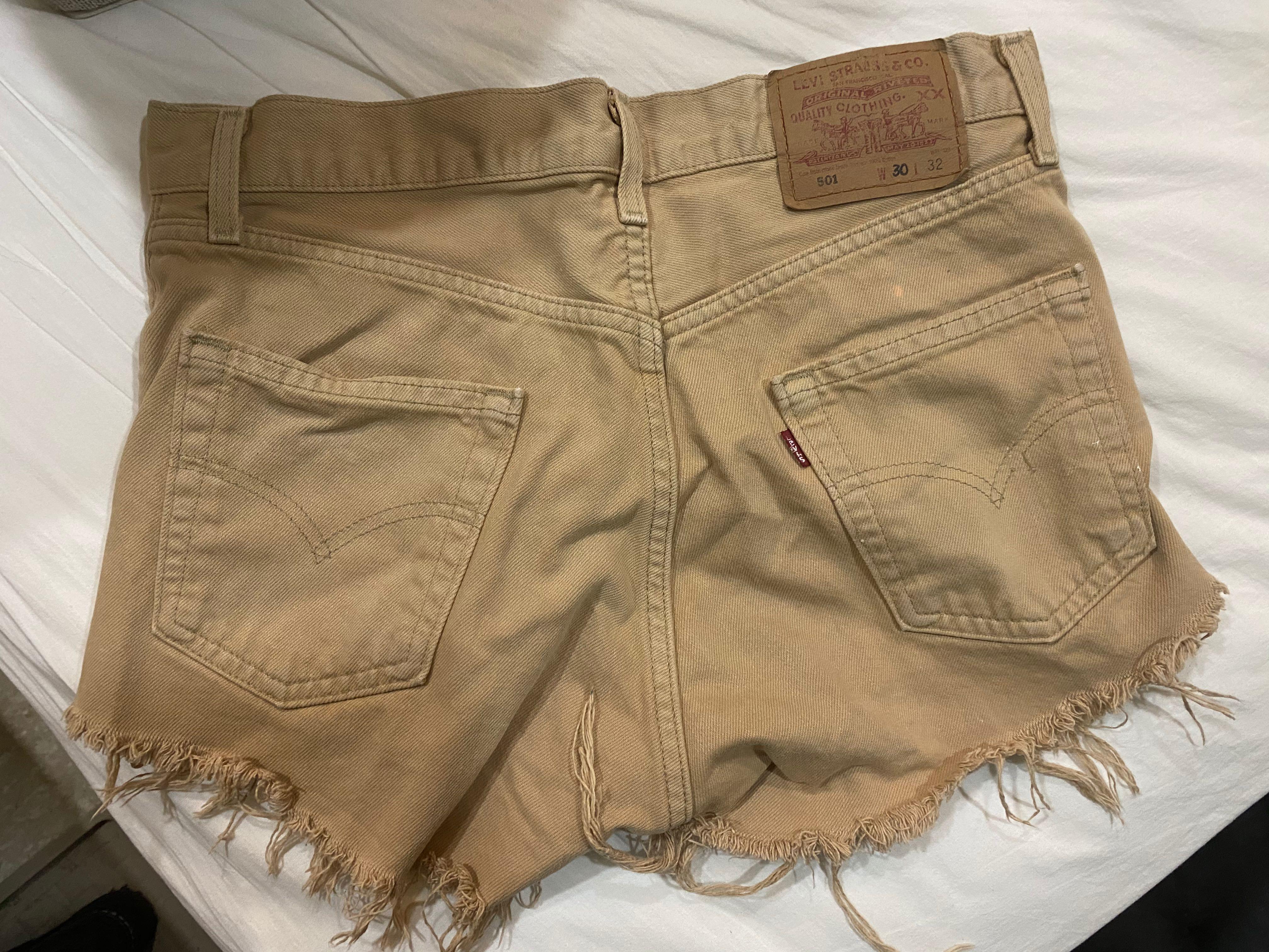 Shorts; beige shorts; levi; levi shorts 