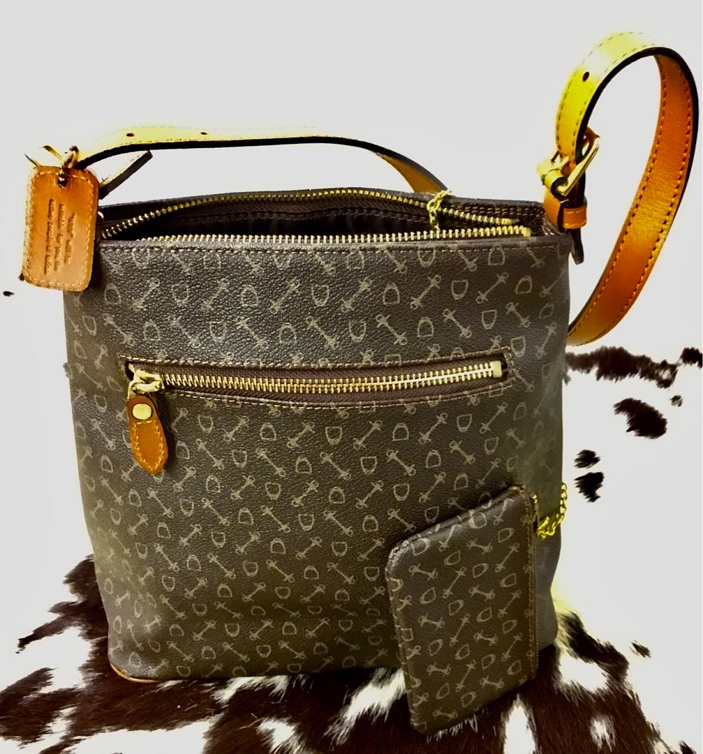 Why Handbag, Luxury, Bags & Wallets on Carousell