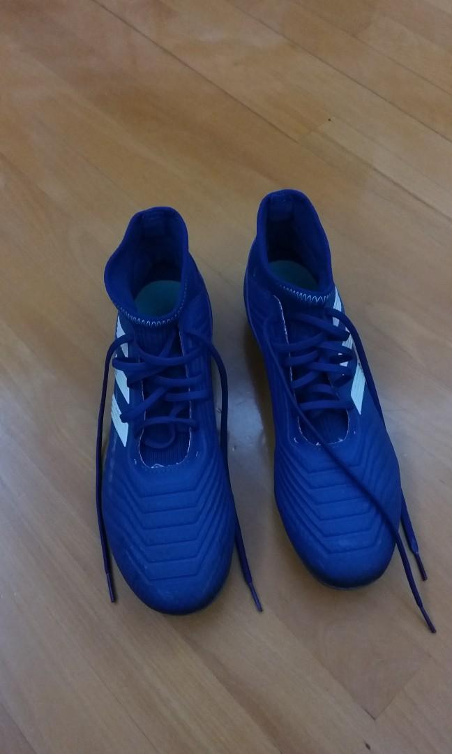 adidas predator 18.3 人造草釘鞋, 運動產品, 運動與體育, 運動與體育- 球拍和球類運動- Carousell