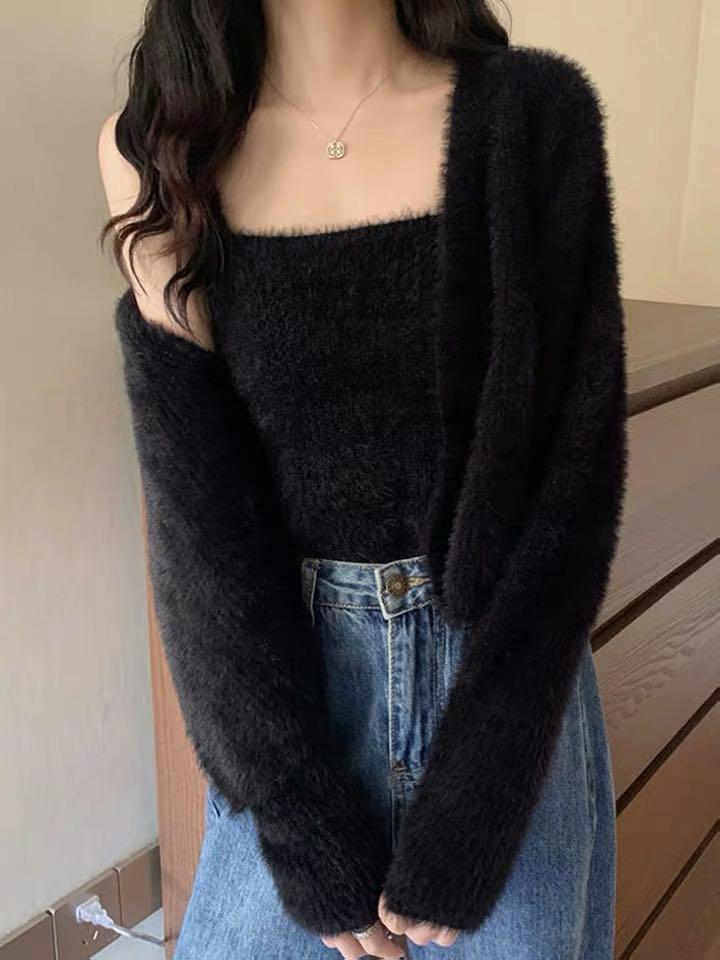 Furry top black cardigan