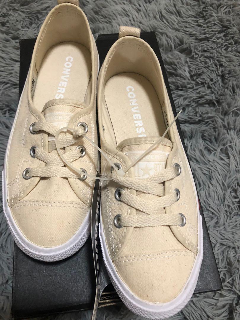 converse shoes with heart design