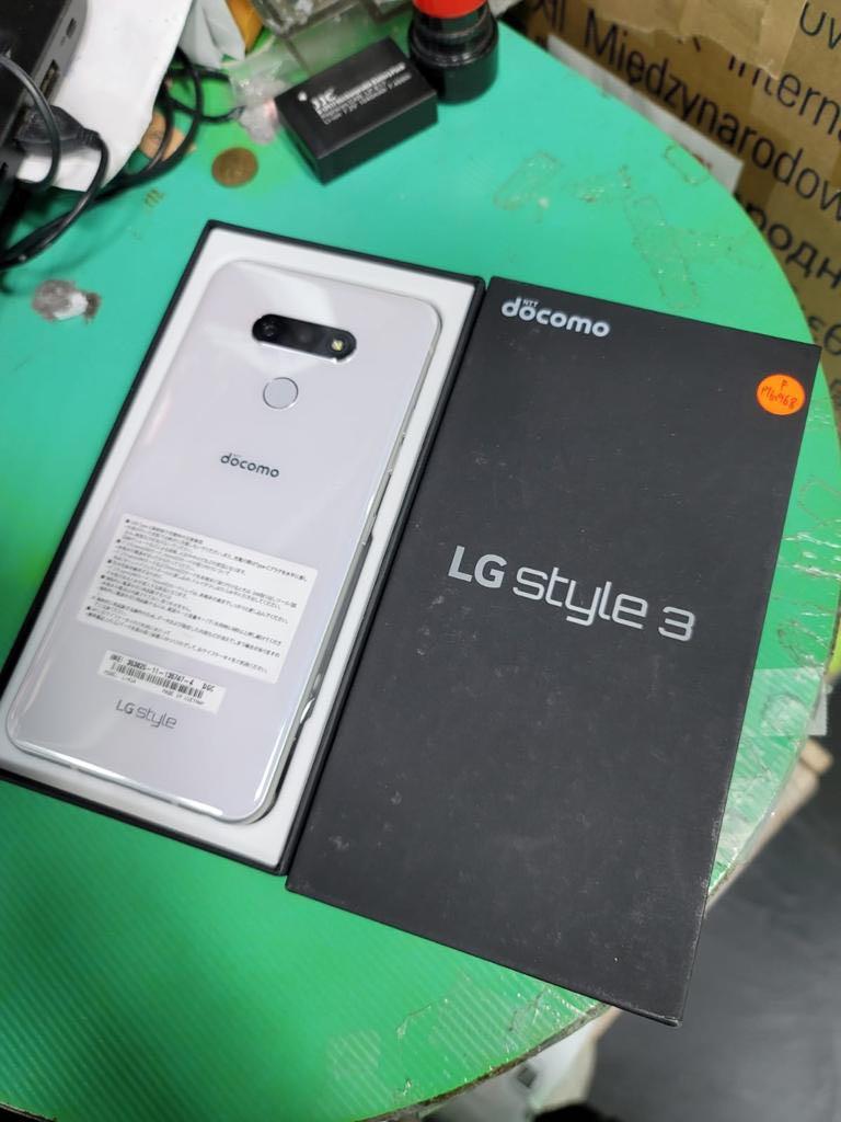 docomo LG style3 L-41A 白色sim free 2手90%new 有box, 手提電話