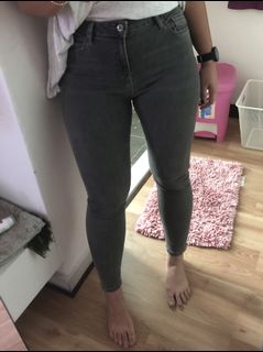 (Category: ) located in . Submitted by amjhx (Listing ID 1063868716, Image 1). Description: .