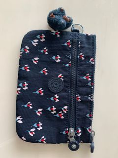 (Category: ) located in . Submitted by stitchchl (Listing ID 1063881300, Image 1). Description: .