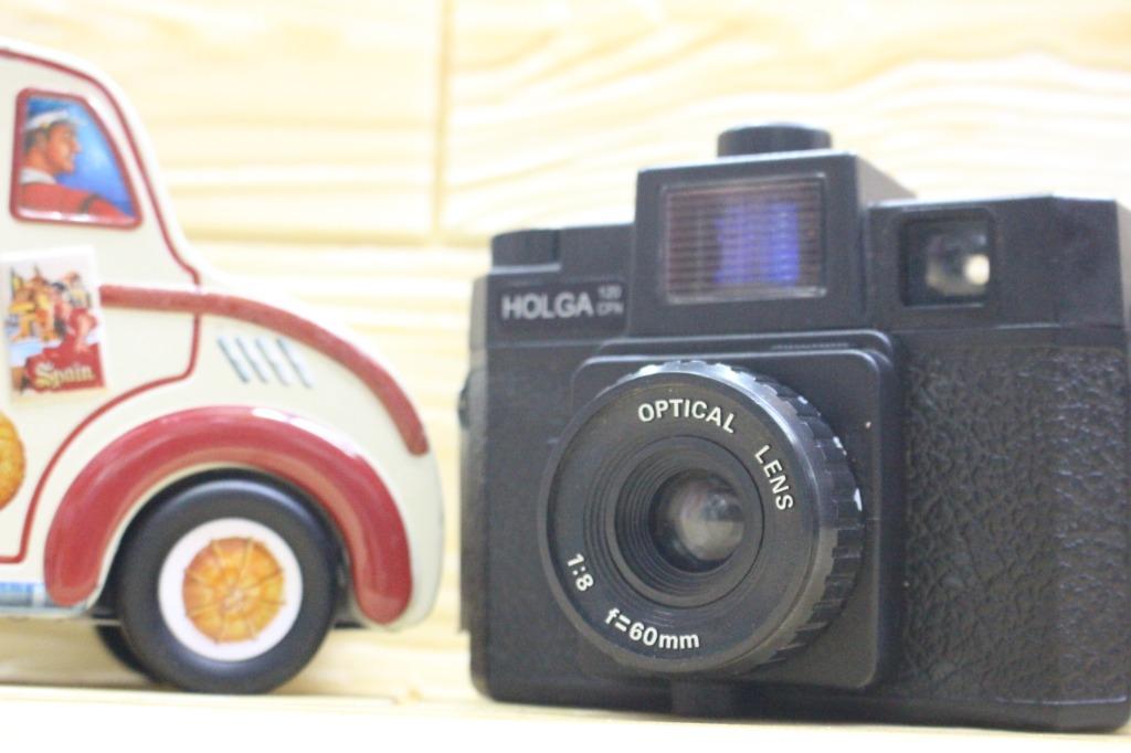 Lomography Holga 120 CFN Medium Format Camera (Category: Cameras) located in Manila. Submitted by ultimogizmos (Listing ID 1063975973, Image 1). Description: Lomography Holga 120 CFN Medium Format Camera About this item Shoots 6 x 6-inch prints Color issue defective flash.