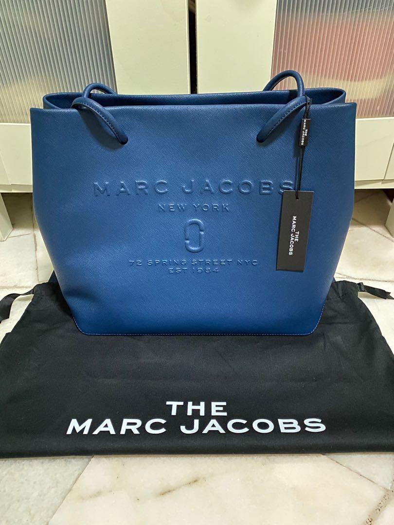 Marc Jacobs Logo Shopper East-West Tote in Army Green, Luxury, Bags &  Wallets on Carousell