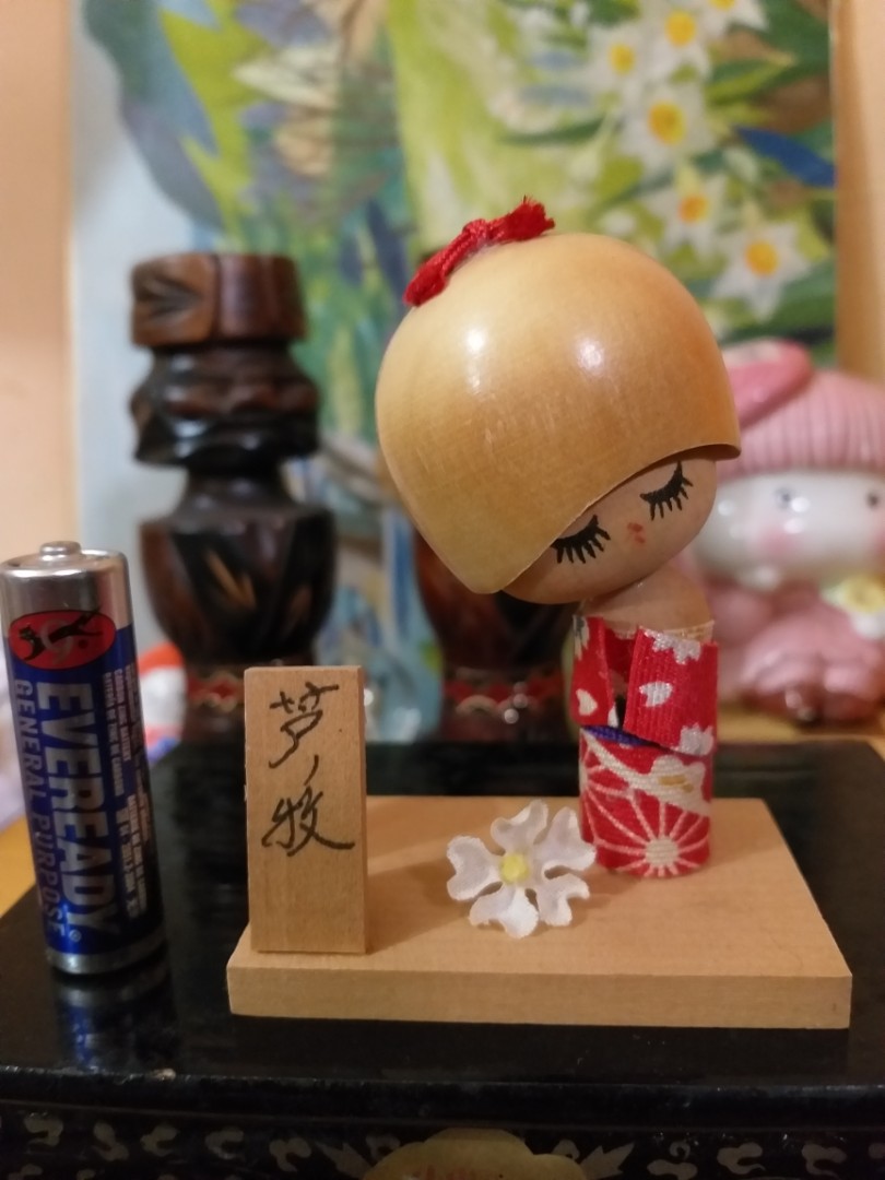 mini kokeshi dolls