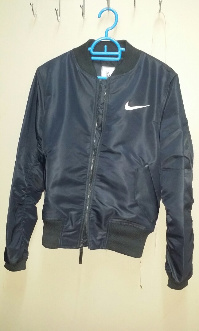 Nikelab bomber top