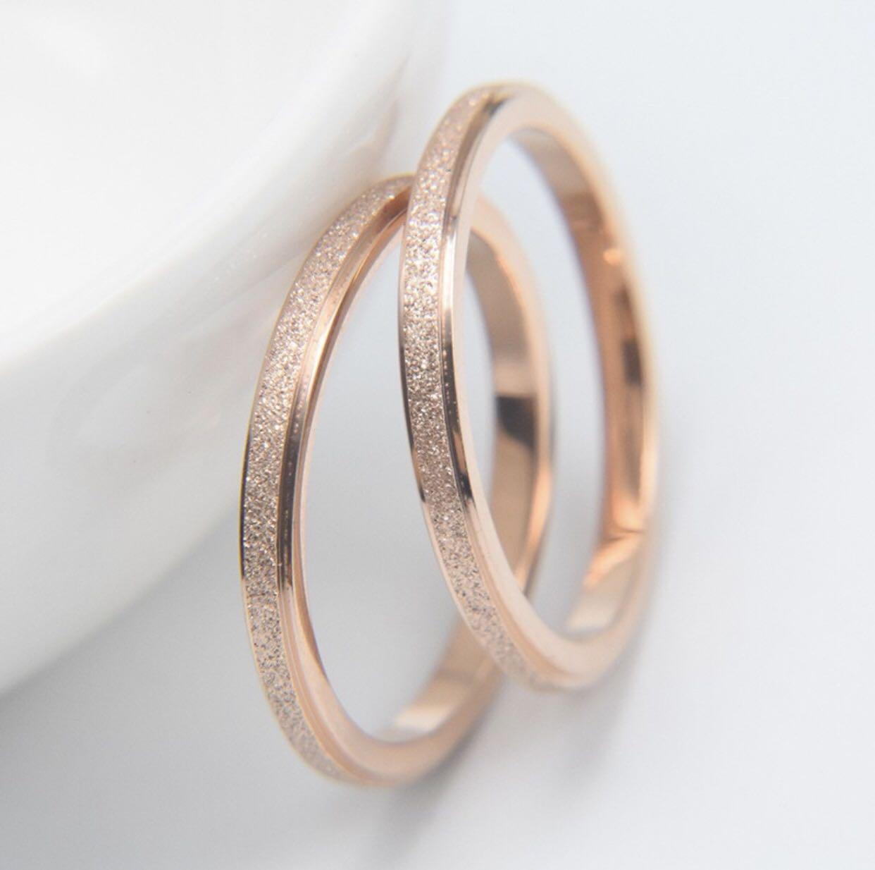 Instock US size 4 2mm dainty thin frosted affordable titanium wedding band couple ring in rose gold or silver