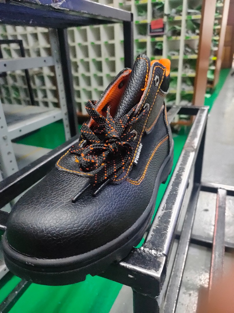 Clearance hot sale safety shoes