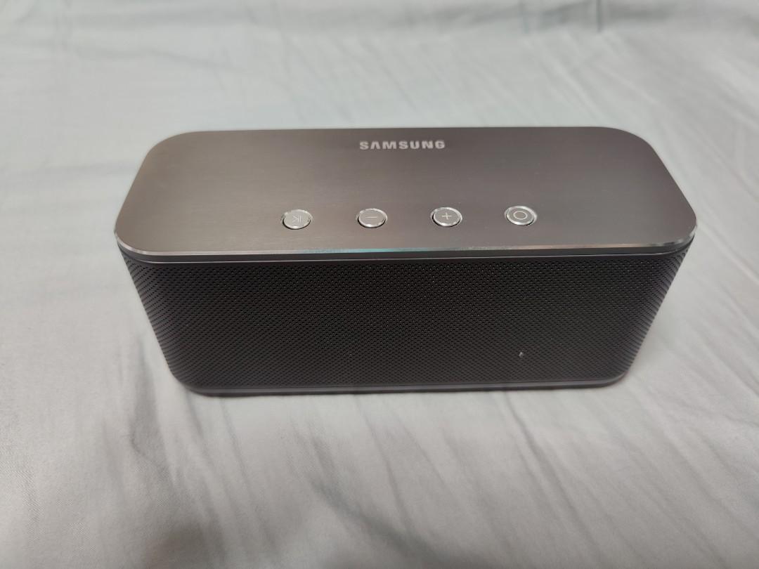 Samsung SB330 bluetooth speaker