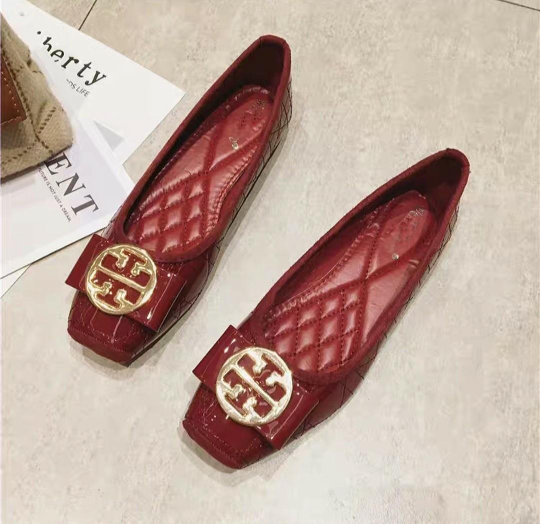 ladies stylish flat shoes