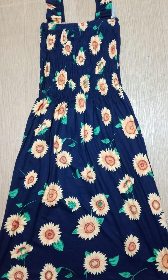 Sunflower Dress (Category: Dresses) located in Manila. Submitted by ishrose (Listing ID 1063888687, Image 1). Description: Soft and Comfy!.