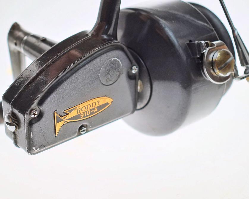 Vintage Roddy 910-A Spinning Reel Made in Japan, Sports Equipment, Fishing  on Carousell