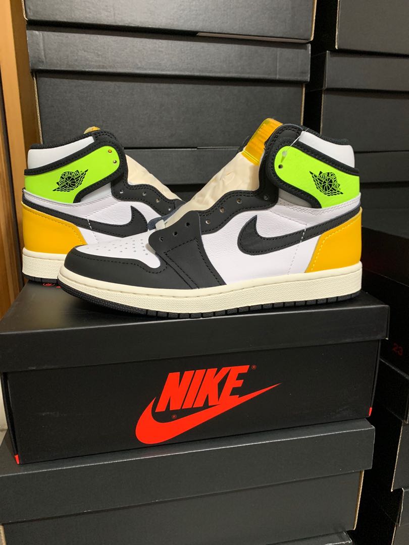 aj1 volt