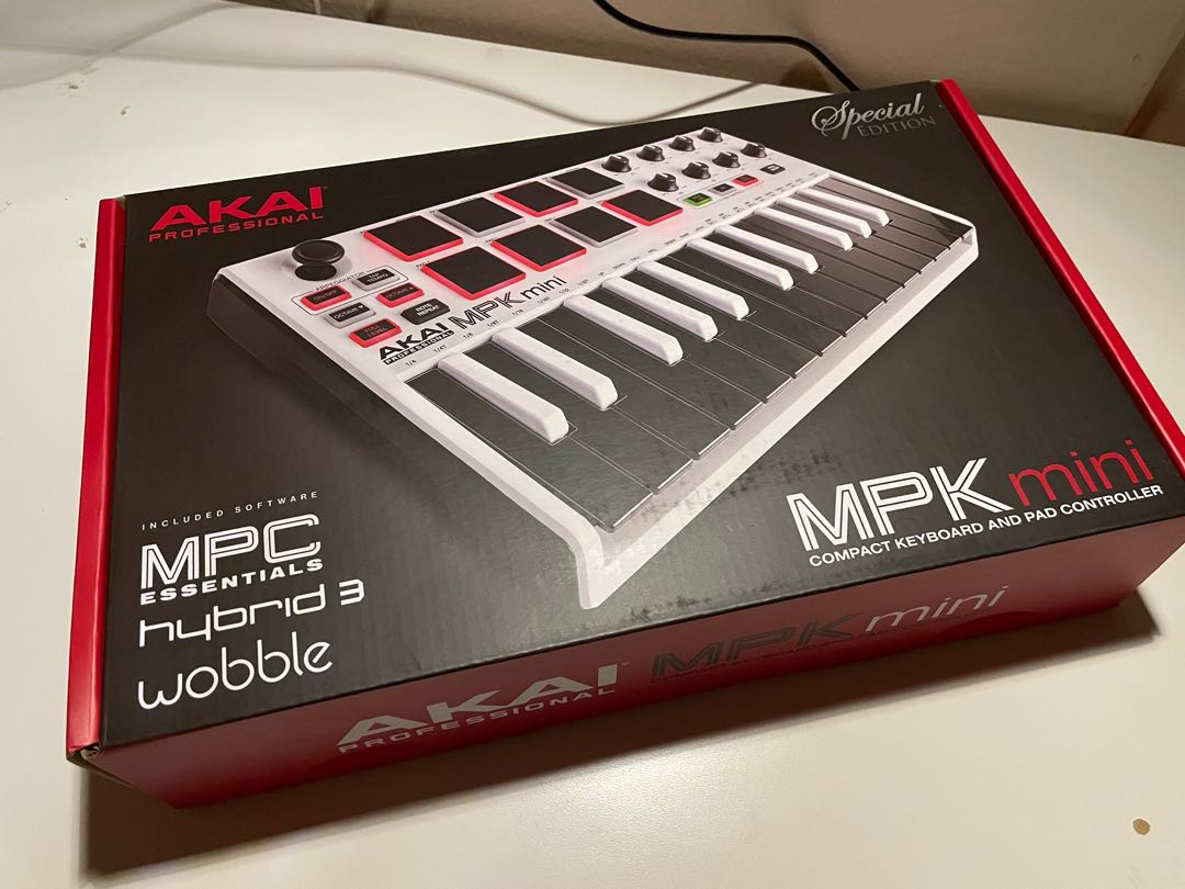 AKAI MPK mini keyboard USB midi controller, Hobbies & Toys, Music