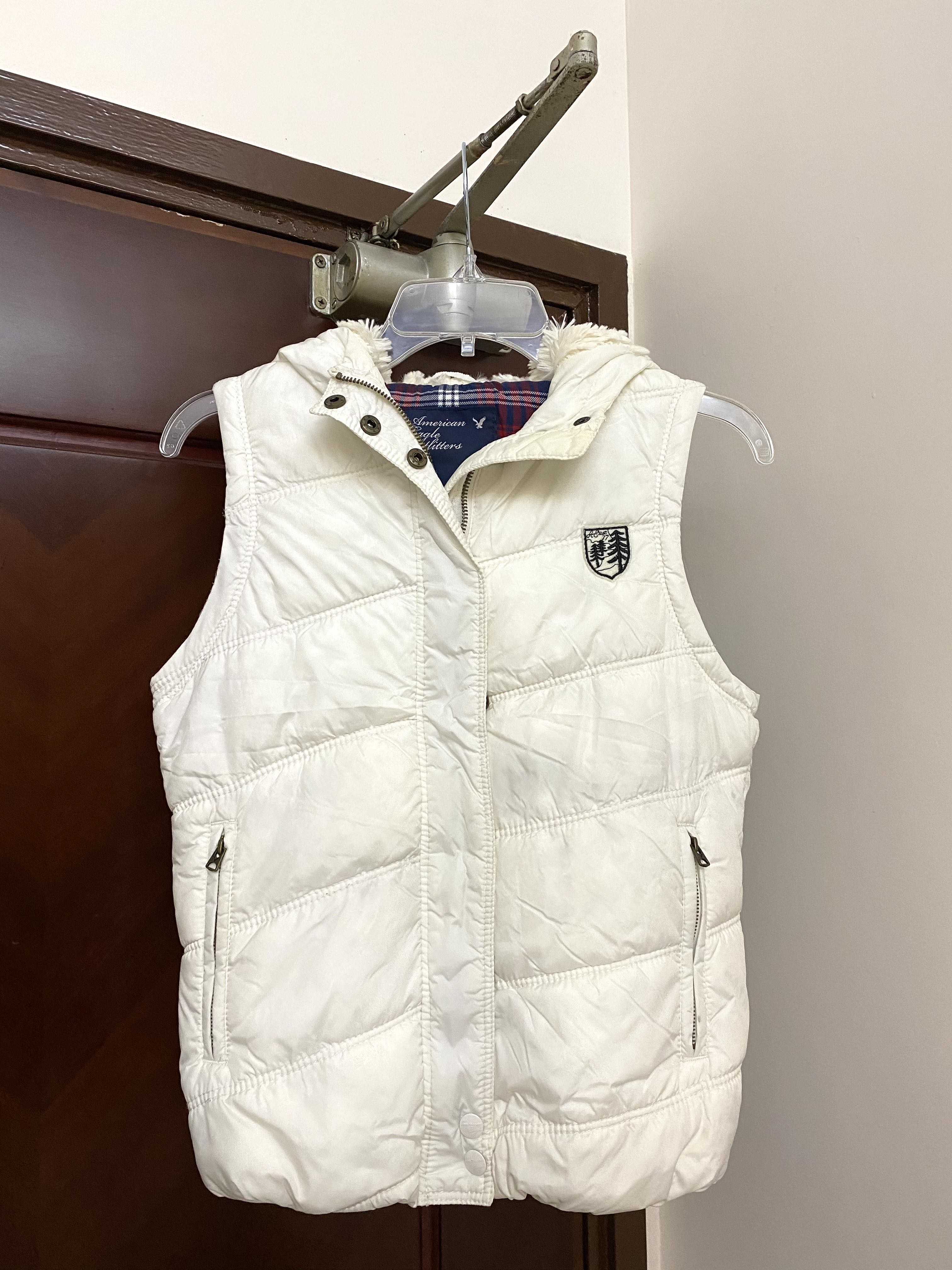American Eagle Puffer Vest Cheap 