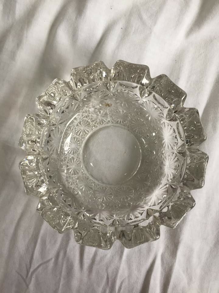 Glass plate display, Everything Else, Others on Carousell