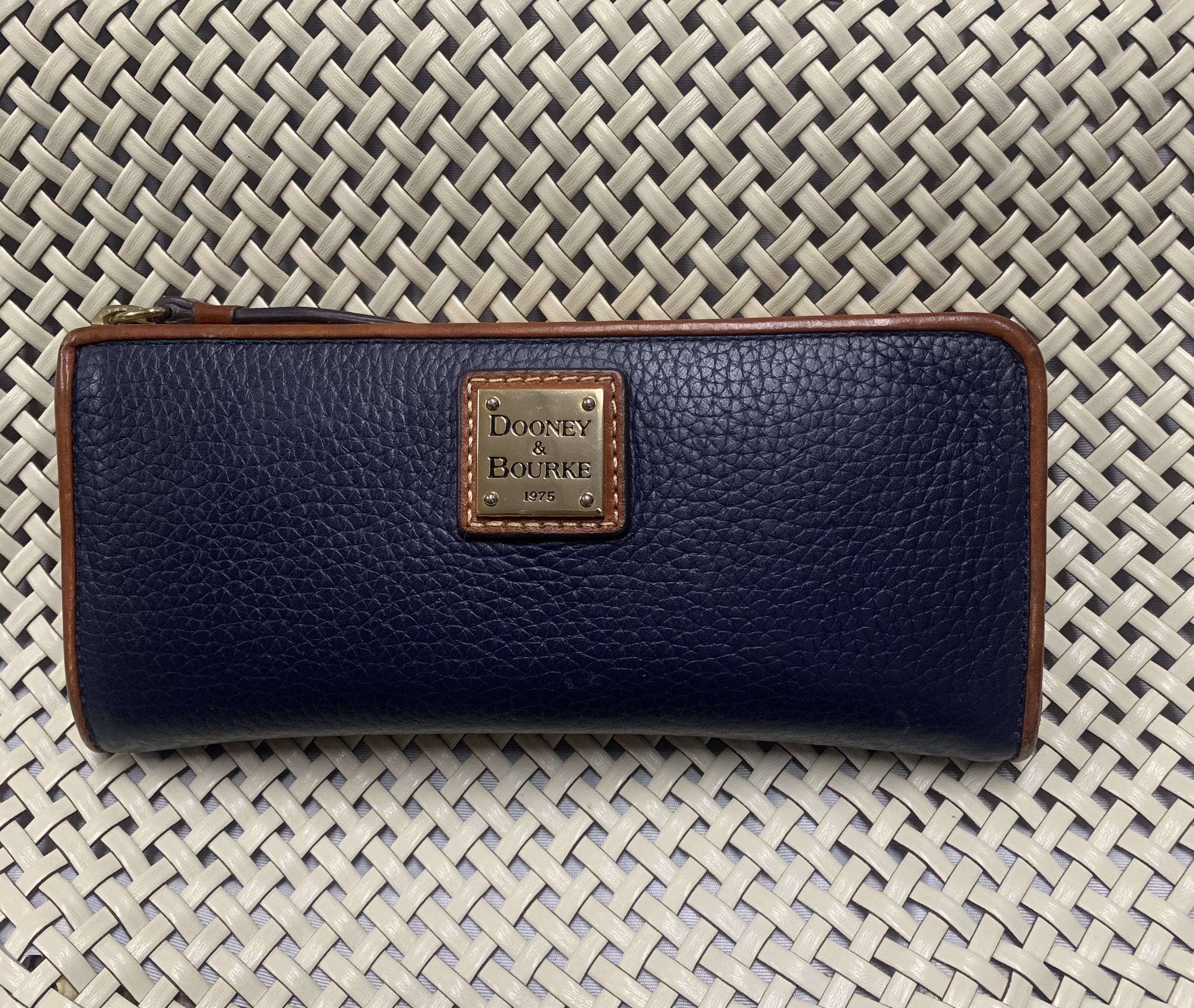 Dooney and bourke wallets for sales women