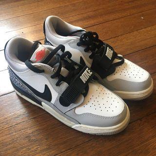 BRAND NEW NIKE JORDAN SNEAKERS