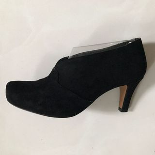clarks anika kendra black suede