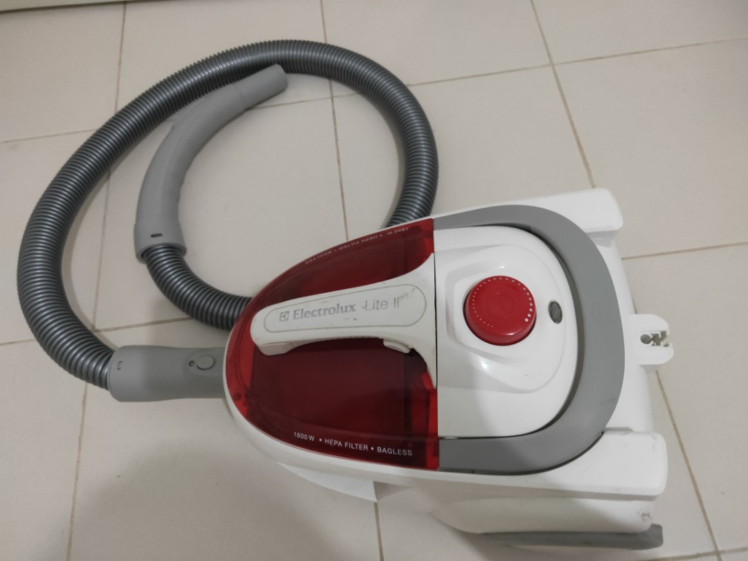 Electrolux Lite Ii Vacuum Tv Home Appliances Vacuum Cleaner Housekeeping On Carousell